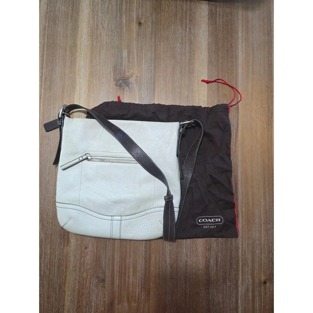 Coach Vintage Pebbled Leather Crossbody Shoulder Y2K Vintage Bag.